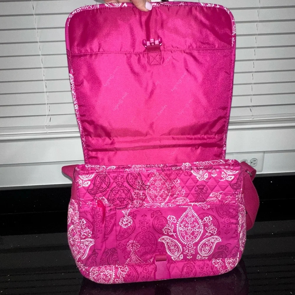 Vera Bradley Indio Quilted Messenger Bag Paisley Crossbody Pink Laptop Travel - Picture 8 of 15